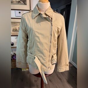 Max Mara Weekend Classic Tan Women's short trench Jacket with Belt. Size M